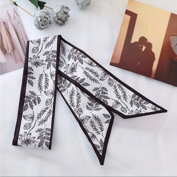 NEW Floral Black and White Twilly - Picture 3 of 3